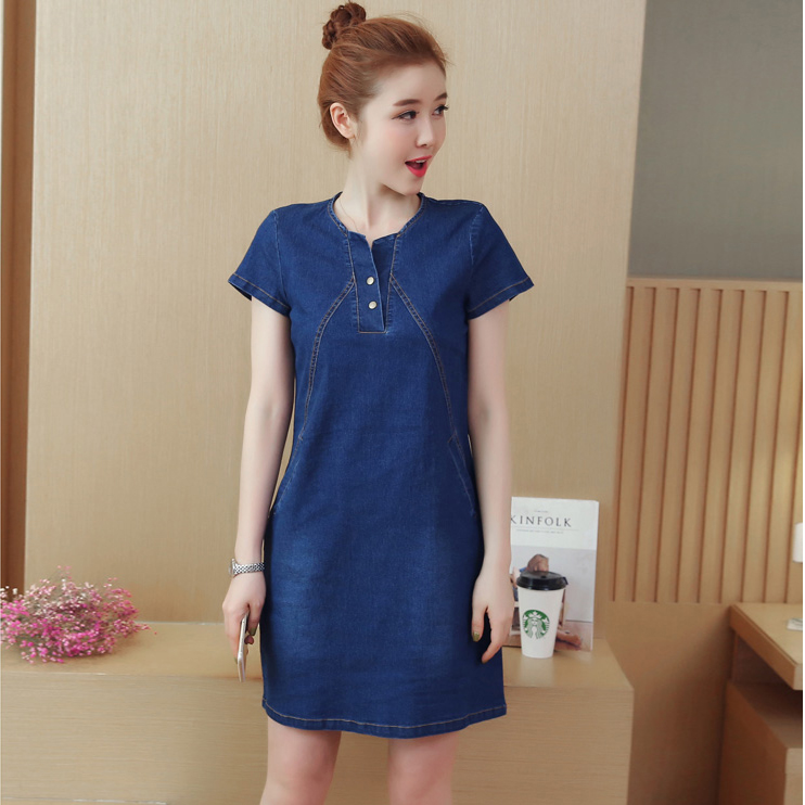 ĐẦM JEAN SUÔNG CỔ V ĐÍNH NÚT